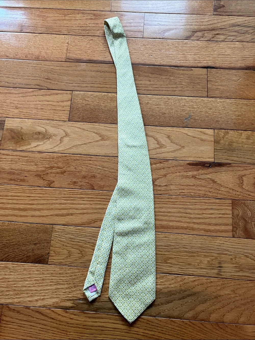 Vineyard Vines - Men’s Yellow Golf Clubs Silk Neck Tie
